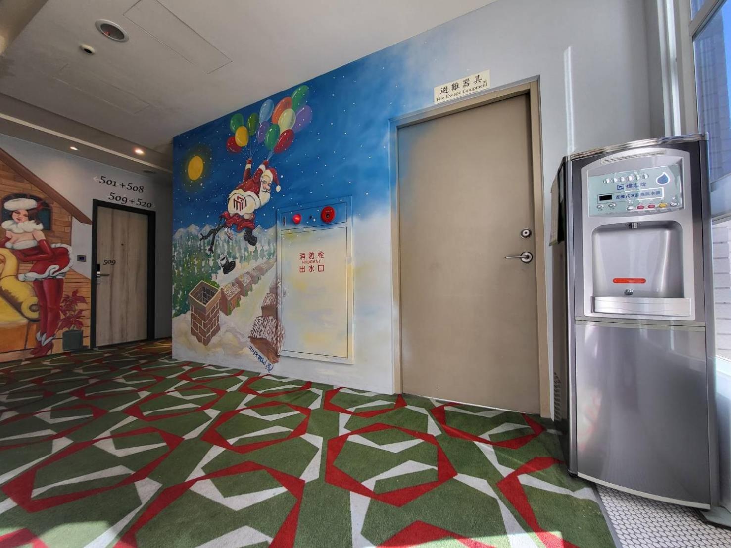 Mini Hotels Тайчжун Экстерьер фото